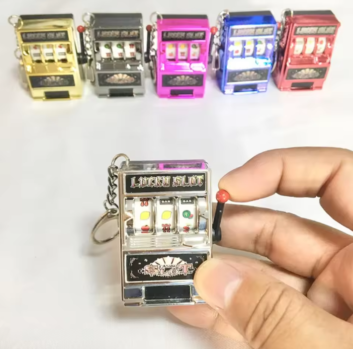 Mini Slot Machine Keychain